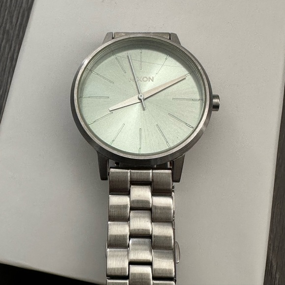 Nixon Kensington Watch - Picture 2 of 3